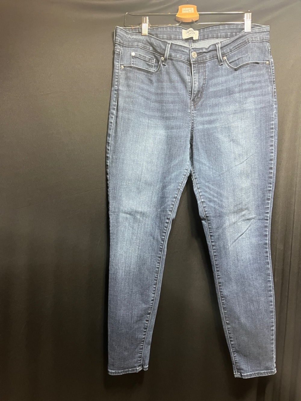 GAP Women’s Mid-Rise Skinny Jeans in Faded Blue Wash